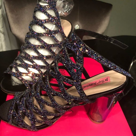 Brand new Betsey Johnson Kerena Sandals 8.5 - Picture 4 of 6